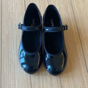 Capezio Black Tap Shoes size 5/2M